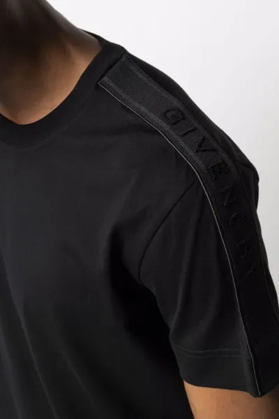 GIVENCHY