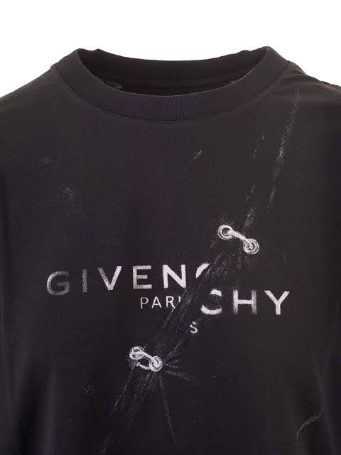 GIVENCHY